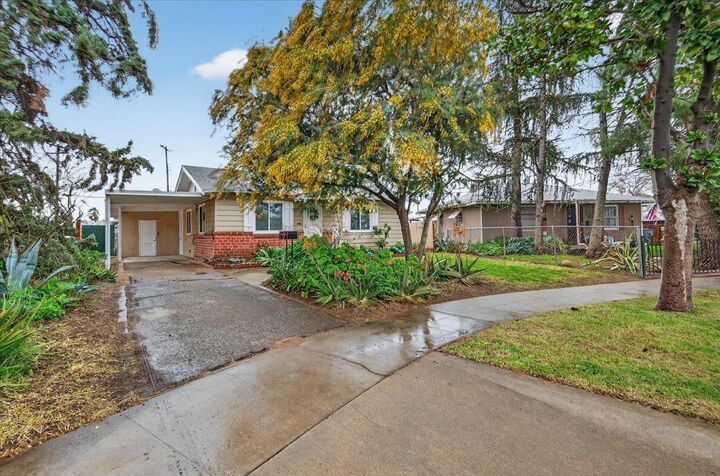 Property Photo:  708 W Simpson Avenue  CA 93705 