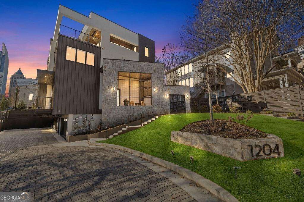 Property Photo:  1204 Piedmont Avenue NE 2  GA 30309 