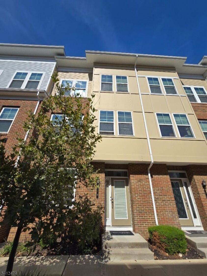 Property Photo:  10 Bond St  NJ 08902 