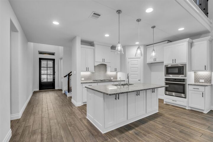 Property Photo:  138 S Carson Cub Court  TX 77316 