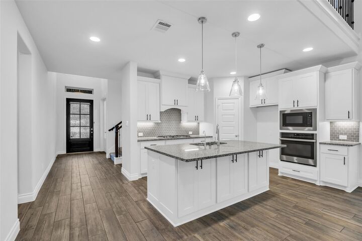 Property Photo: 138 S Carson Cub Court TX 77316