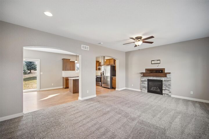 Property Photo:  961 Bridgeview Street  IA 50226 