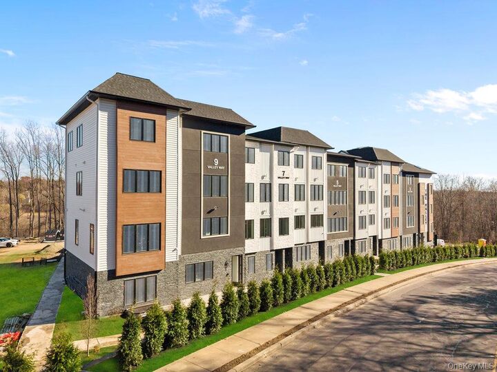 Property Photo: 7 Valley Way 321 NY 10977