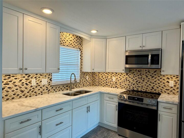 Property Photo:  4650 Cove Circle 108  FL 33708 