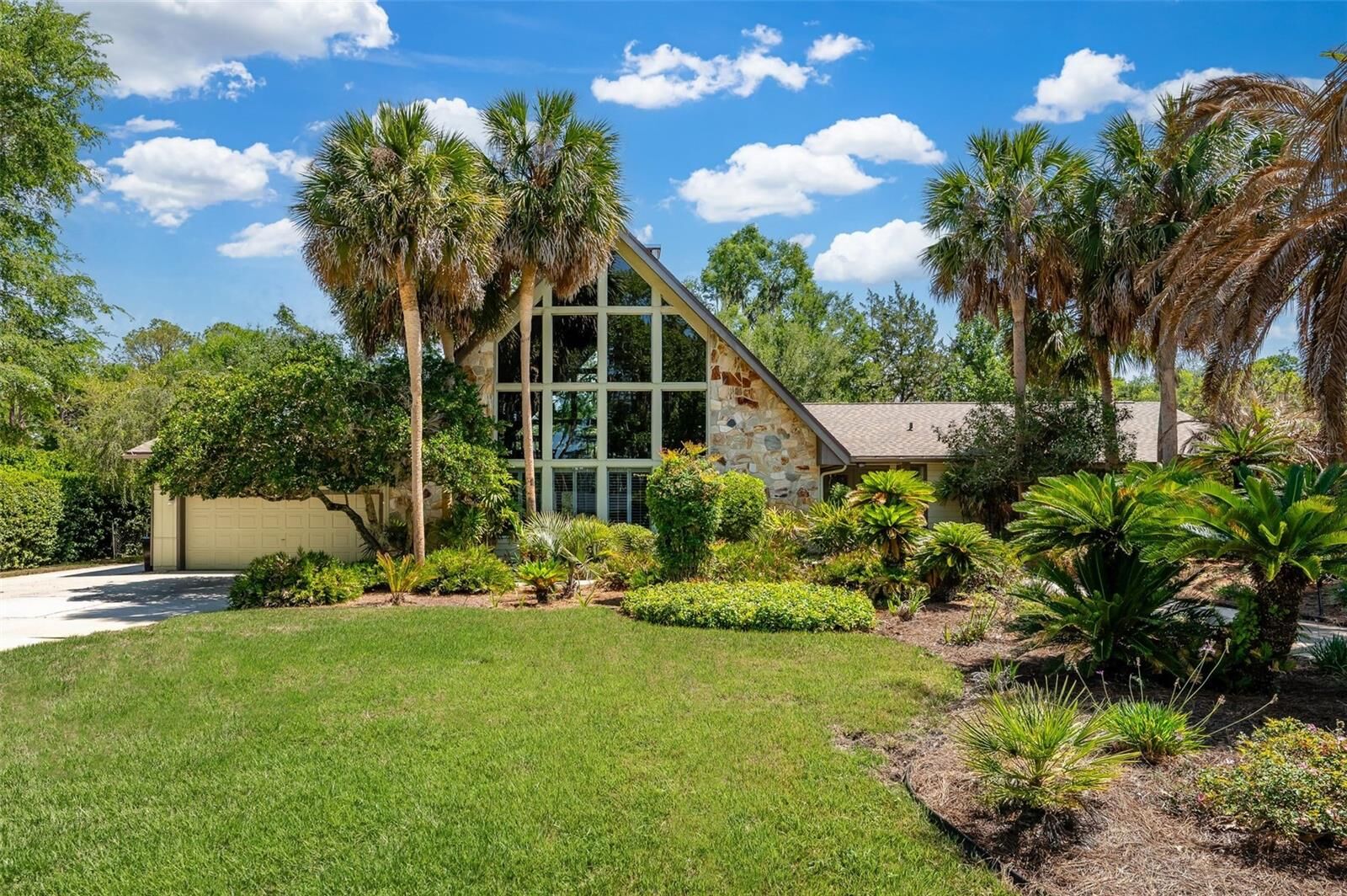 Property Photo: 6519 SW 37th Way FL 32608