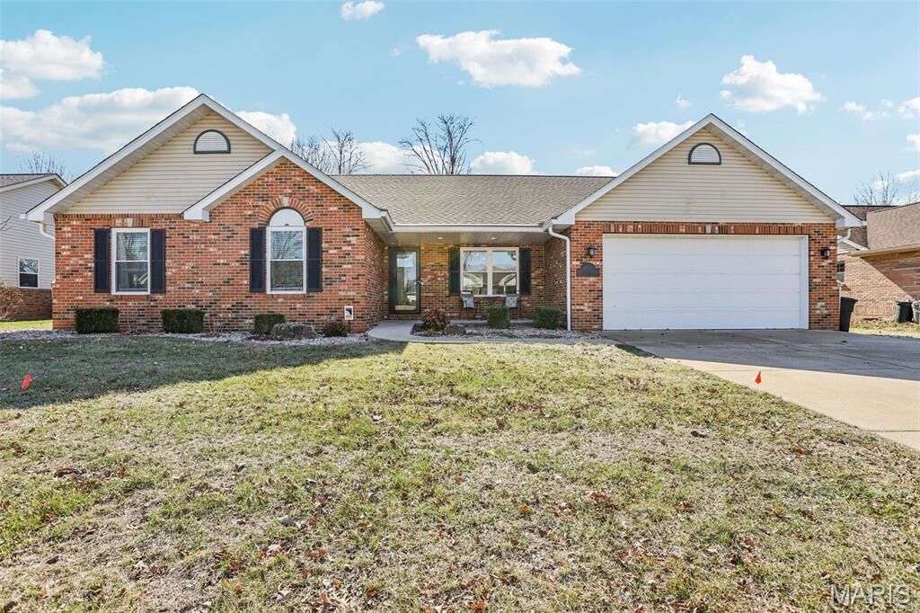Property Photo:  147 Papillon Drive  IL 62226 