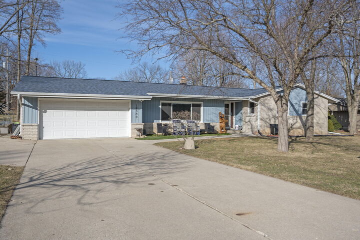 Property Photo:  16500 Willow Ridge Ln  WI 53005 
