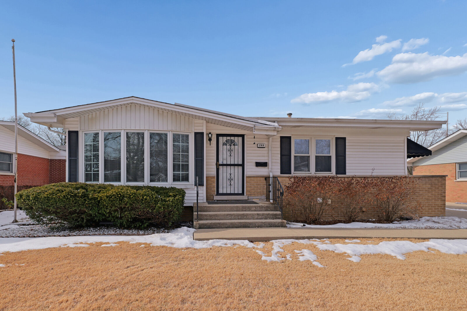 Property Photo: 248 N Gay Court IL 60425