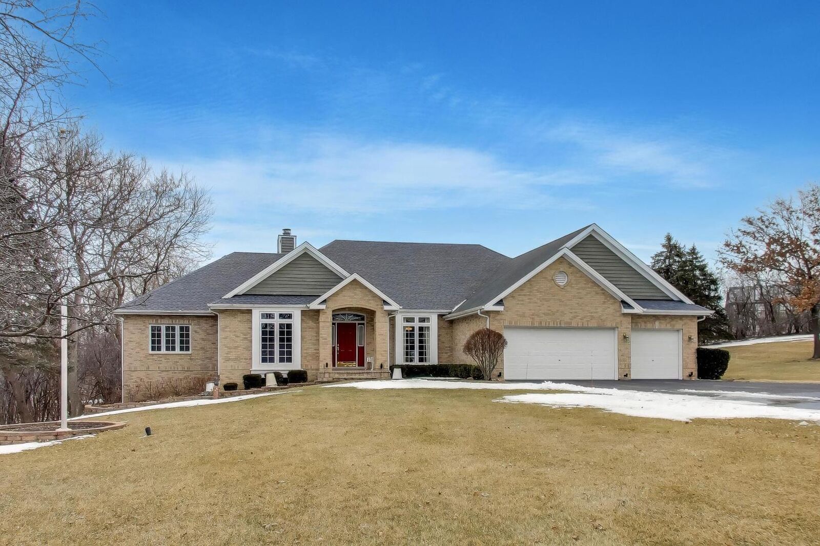 Property Photo:  18 Rosewood Drive  IL 60047 