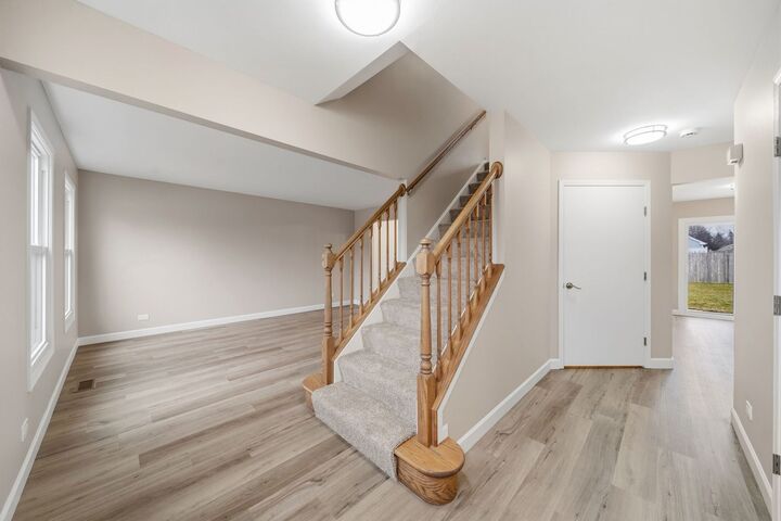 Property Photo: 1435 Tanglewood Drive IL 60014