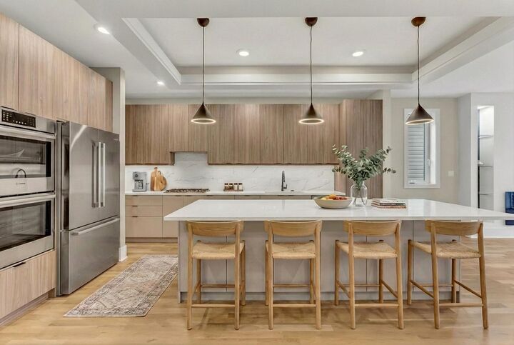 Property Photo: 4846 S Saint Lawrence Avenue 102 IL 60615