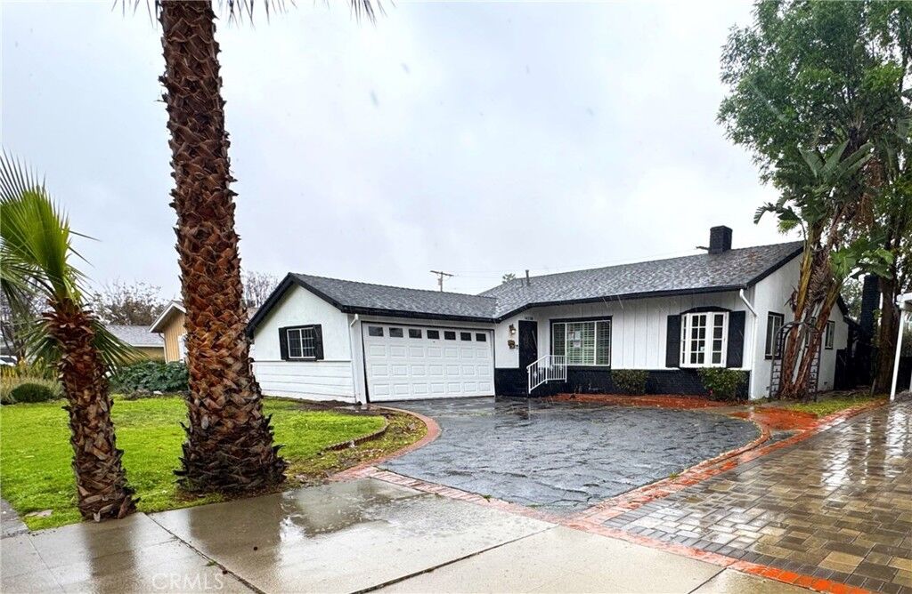 Property Photo:  14230 Enadia Way  CA 91405 