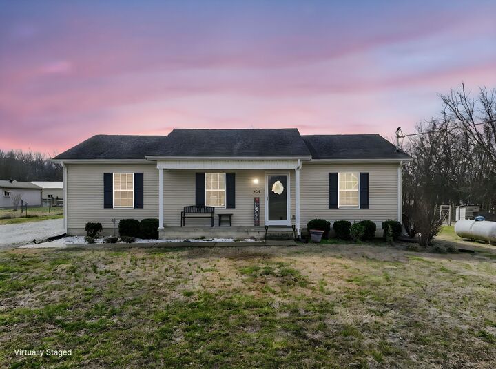 Property Photo: 324 Deer Point Rd TN 37180