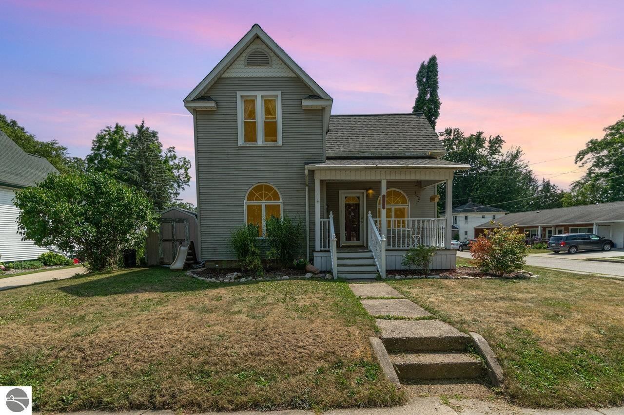 Property Photo: 217 W End Street MI 48801