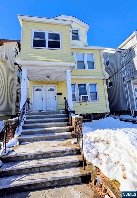 Property Photo:  245 Beech Street 3rd Floor  NJ 07032 