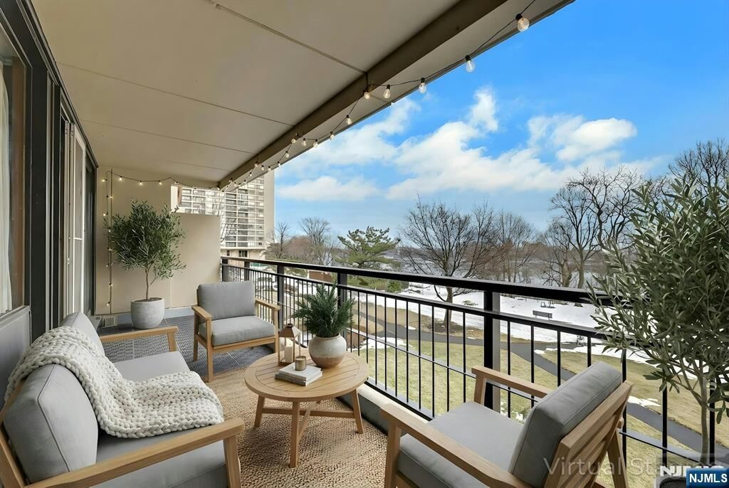 Property Photo:  2 Horizon Road #G5  NJ 07024 