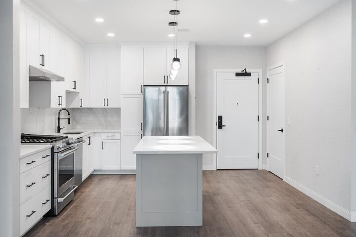 Property Photo:  18 Artisan Drive  NH 03079 