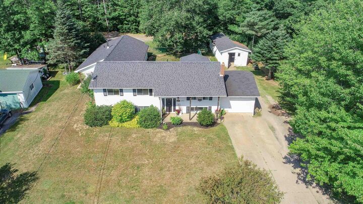 Property Photo: 1353 Pinecrest Drive NS B0P 1J0