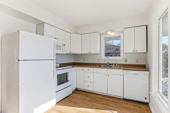 Property Photo:  1375 Skywood Lane NE  MN 55421 