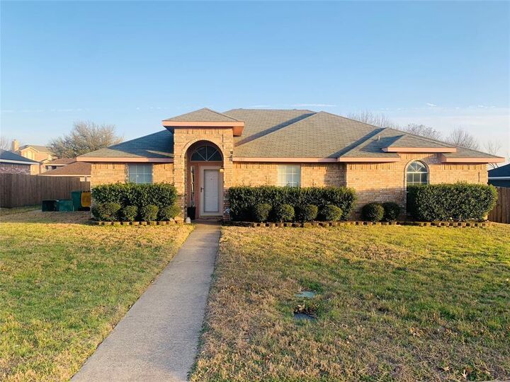 Property Photo:  702 Kristi Lane  TX 75104 