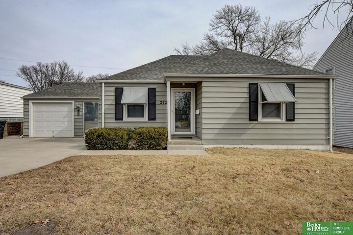 Property Photo: 2725 S 42 Street NE 68105