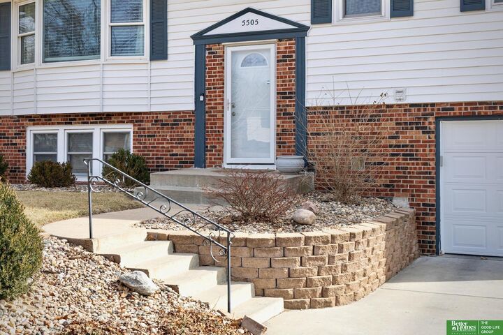 Property Photo:  5505 S 104 Avenue  NE 68127 