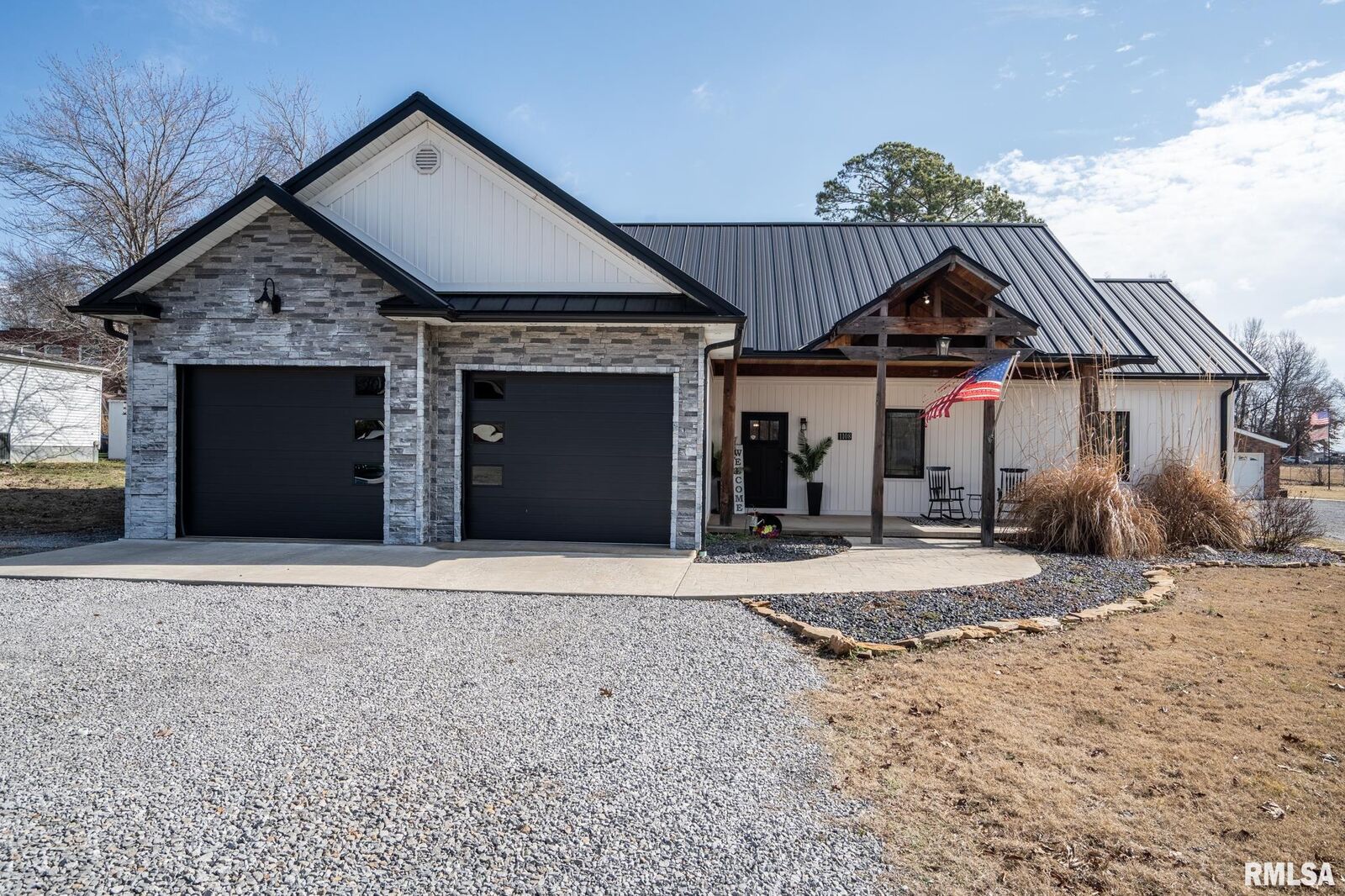 Property Photo:  1108 Main Street  IL 62918 