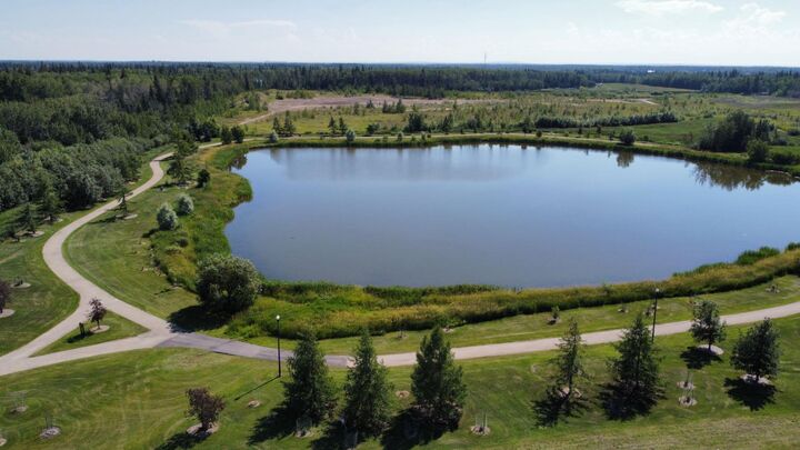 Property Photo: 8833 60 Avenue AB T8W 0J9
