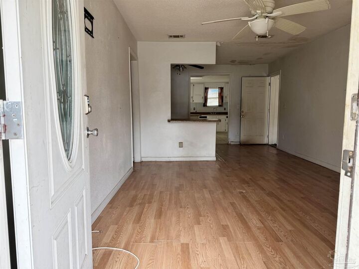 Property Photo:  3007 Torres Ave  FL 32503 