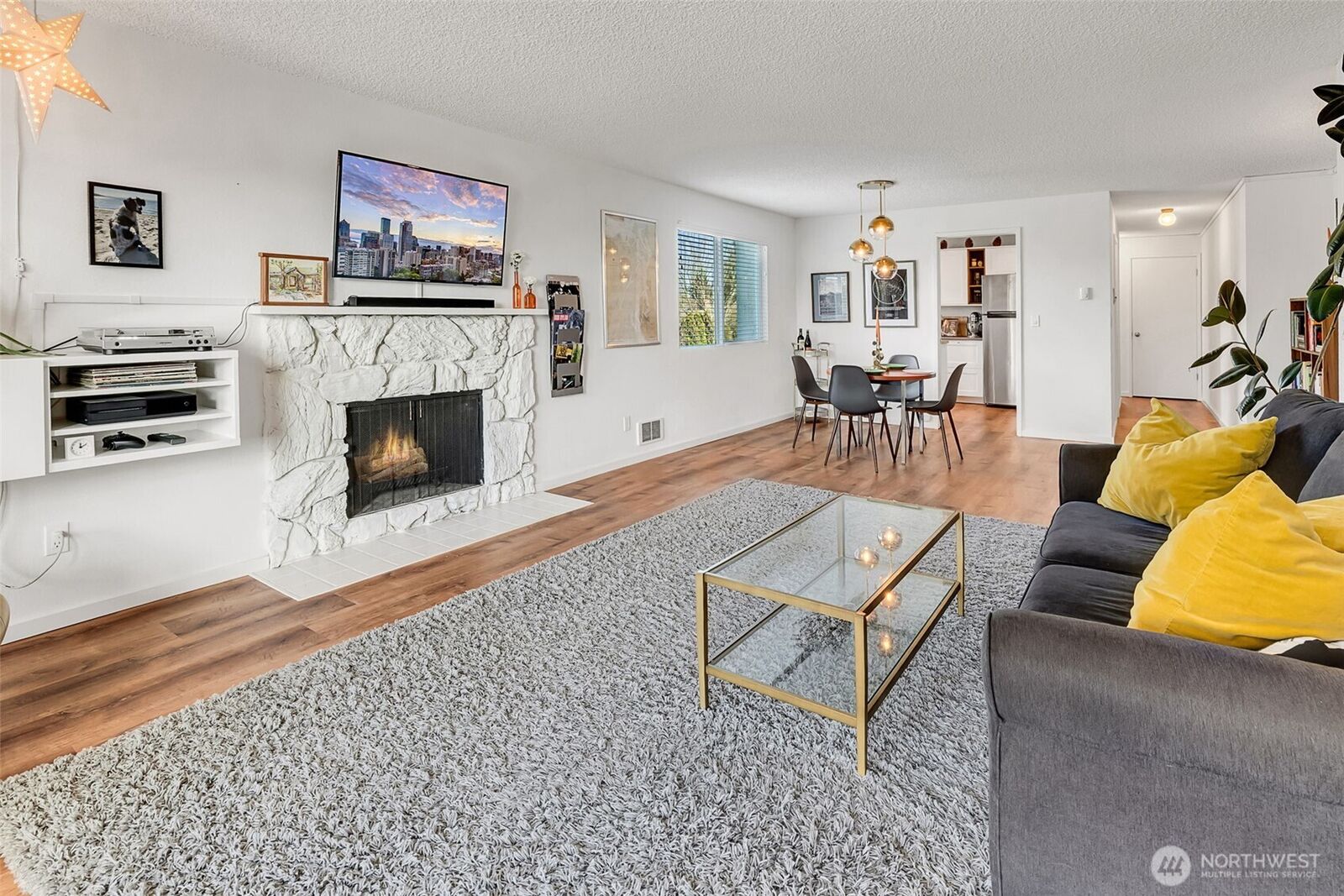 Property Photo: 8000 28th Avenue NW 320 WA 98117