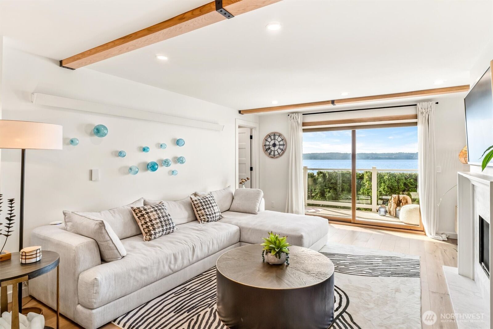 Property Photo:  10203  47th Avenue SW D2  WA 98146 