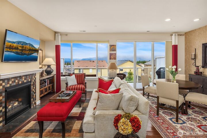 Property Photo: 9214 Merritt Avenue SE WA 98065