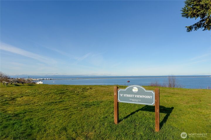 Property Photo: 734 W 4th St WA 98363
