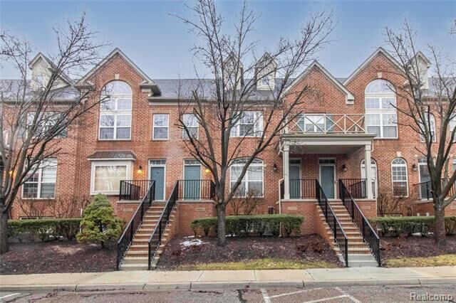 Property Photo: 39465 Springwater Drive MI 48168