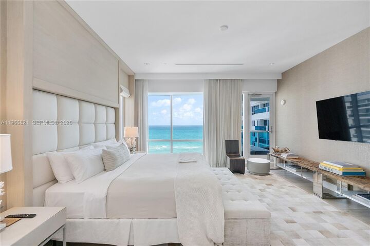 Property Photo: 102 24th St Ph-1612 FL 33139