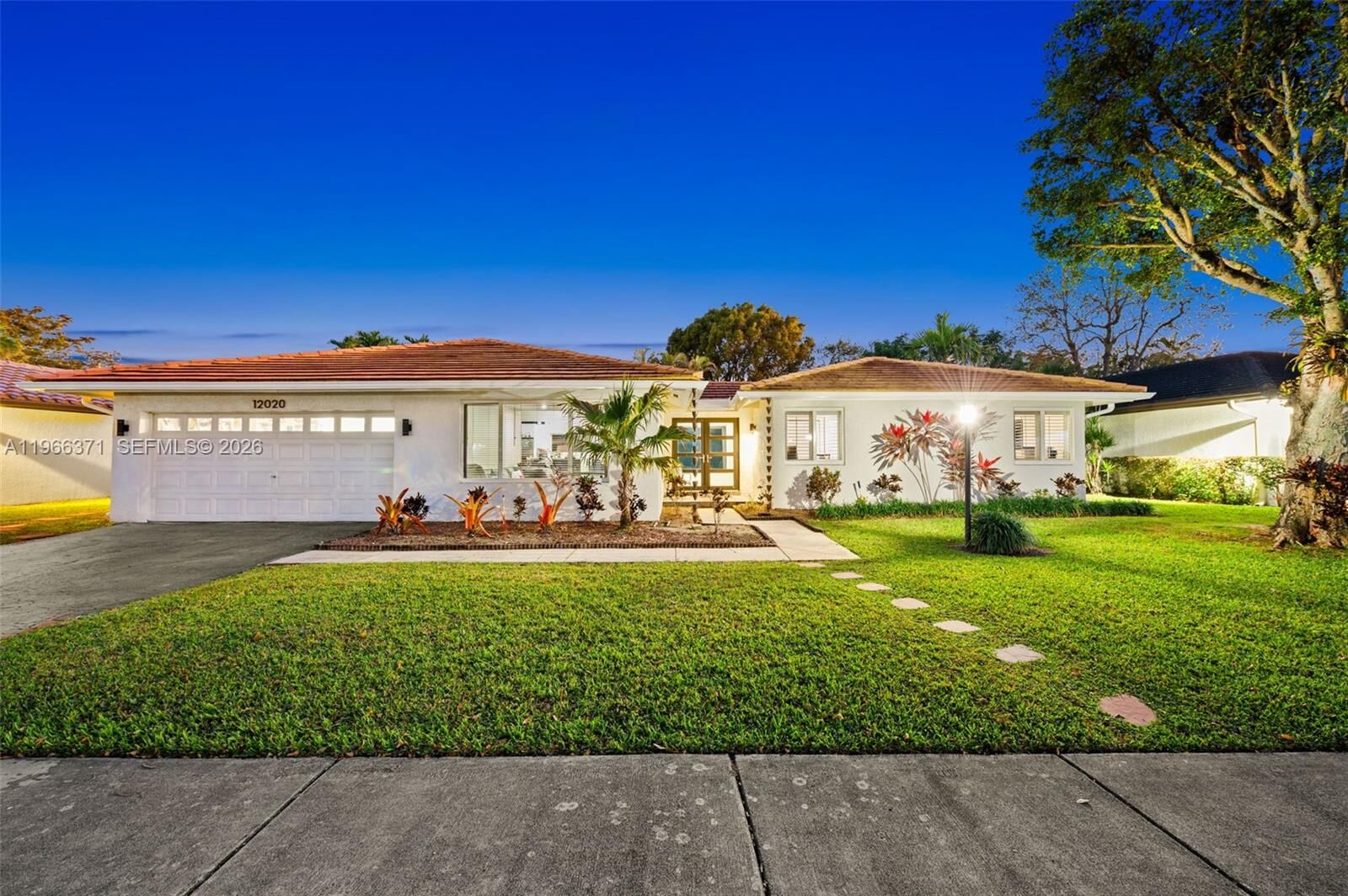 Property Photo: 12020 SW 93rd St FL 33186