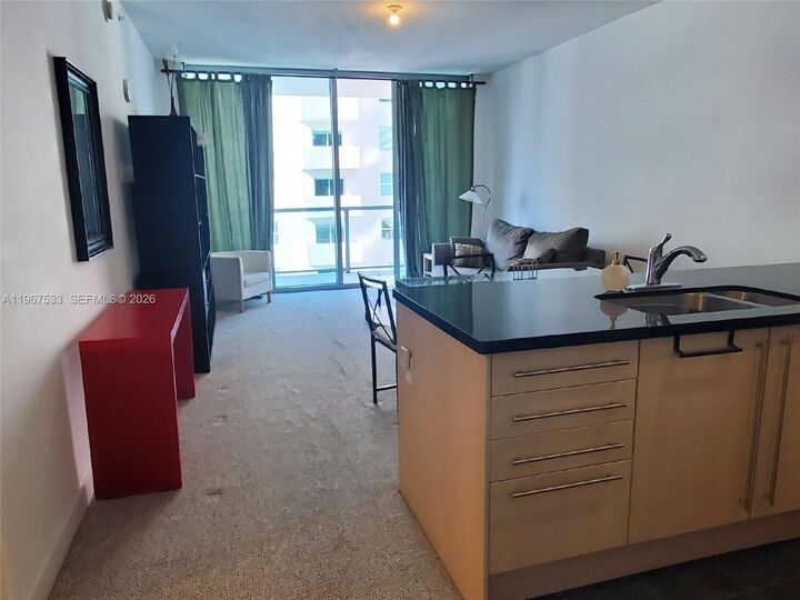 Property Photo:  1111 SW 1st Ave 1221-N  FL 33130 