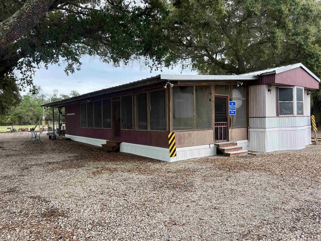Property Photo: 996 Oak Lane LA 70645