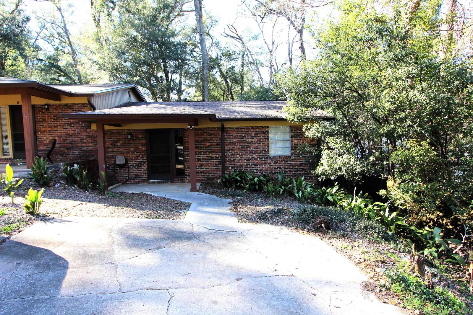 Property Photo: 1530-B Pullen Road B FL 32303