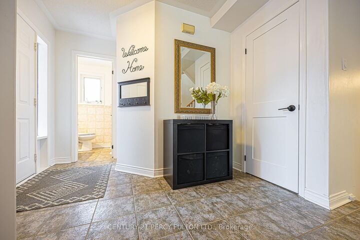 Property Photo: 84 Loraview Lane ON L4G 6N5