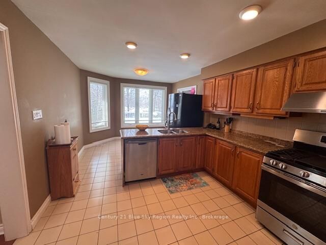 Property Photo: 29 Robinhood Court ON P1C 1L3