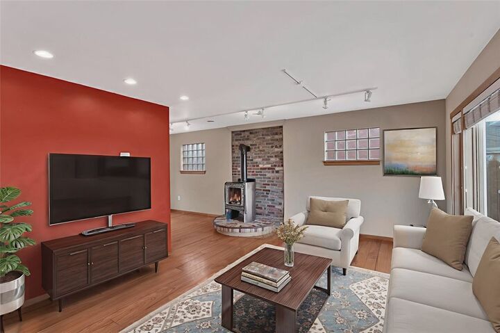 Property Photo:  8020 Lloyd Ave  PA 15218 