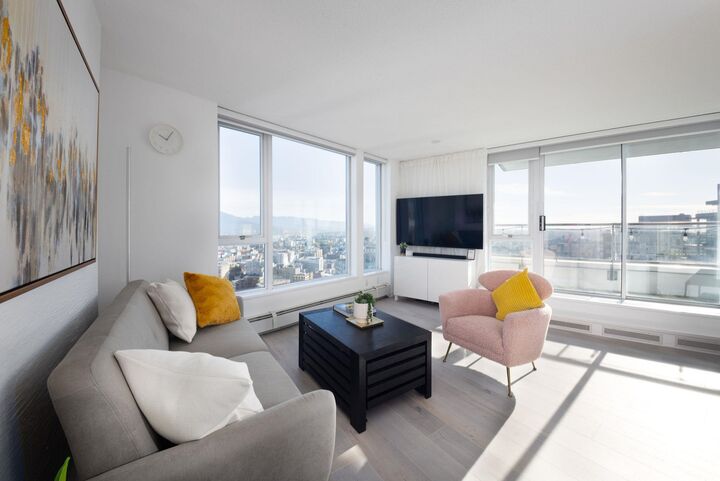 Property Photo: 188 Keefer Place 3705 BC V6B 0J1