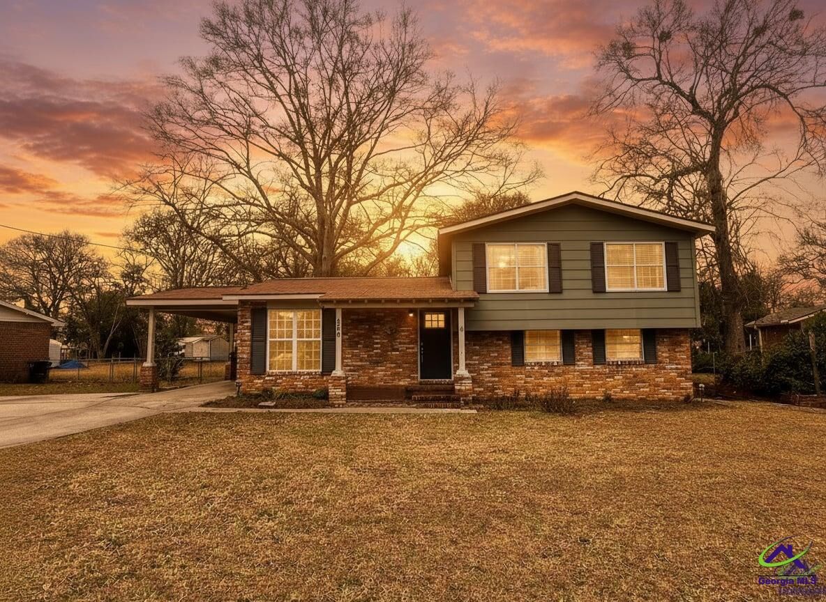 Property Photo:  306 Woodlawn Avenue  GA 31093 