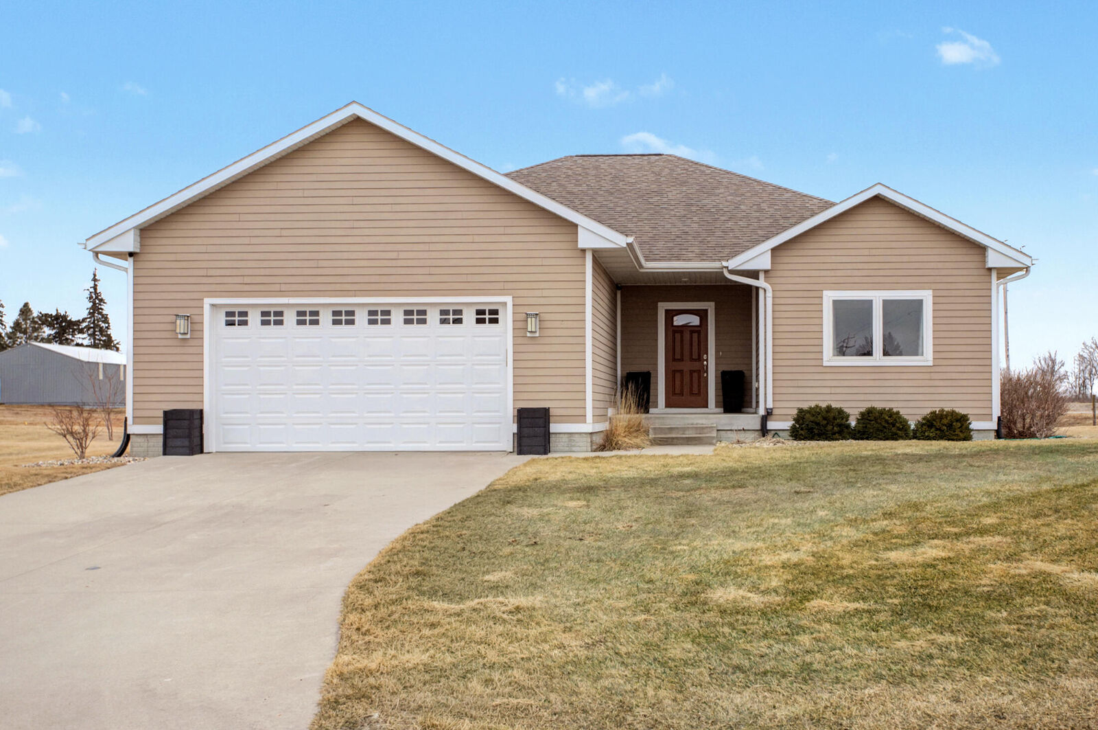 Property Photo:  400 South Street  IA 50130 