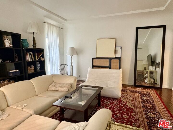 Property Photo:  429 N Sierra Bonita Ave  CA 90036 