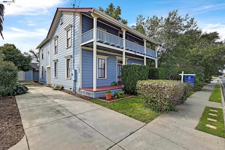 Property Photo: 2211 College Avenue CA 94550