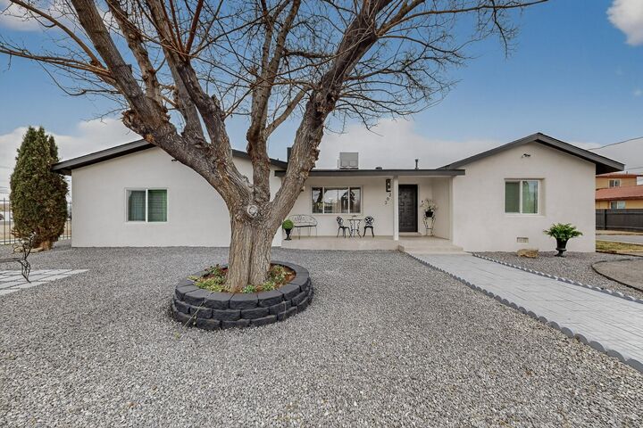 Property Photo:  202 Wayne Road NW  NM 87114 