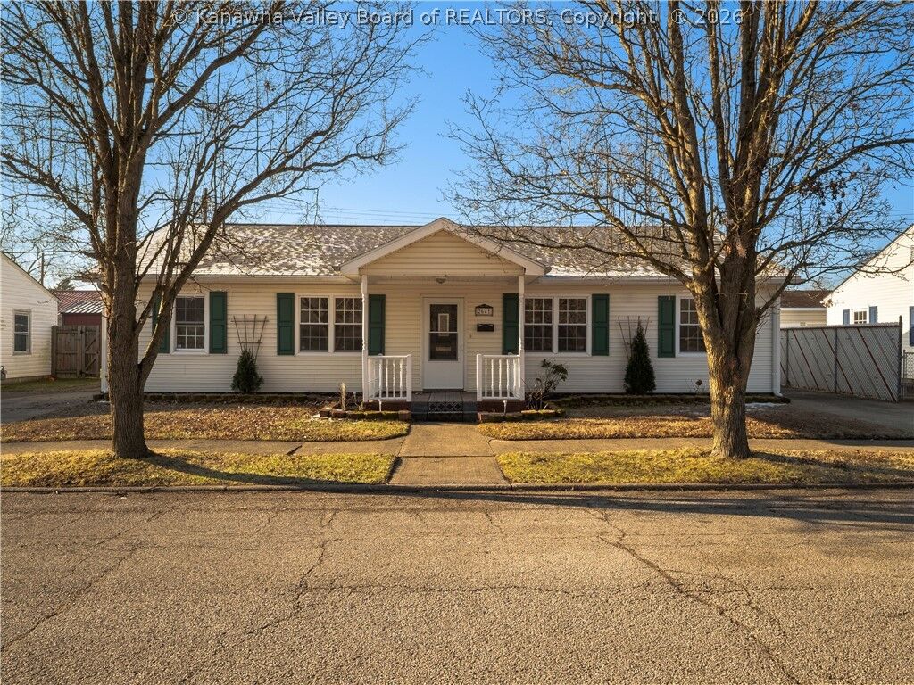 Property Photo:  2641 Roosevelt Avenue  WV 25177 
