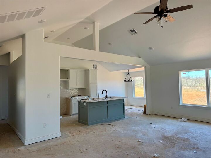 Property Photo:  156 Weaver Way  OK 73541 